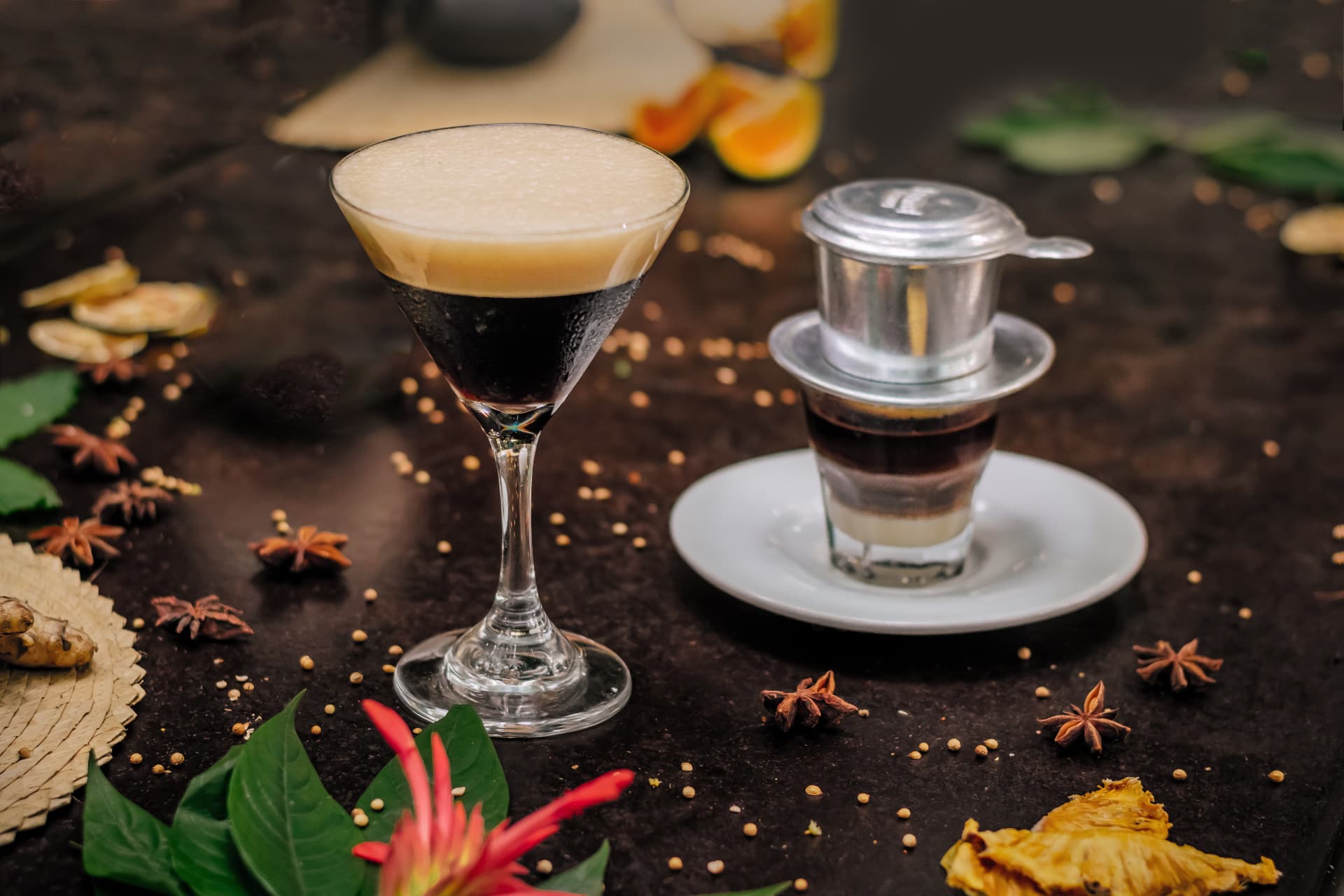 Café vietnamita & coctelería — Bodegón / bebidas