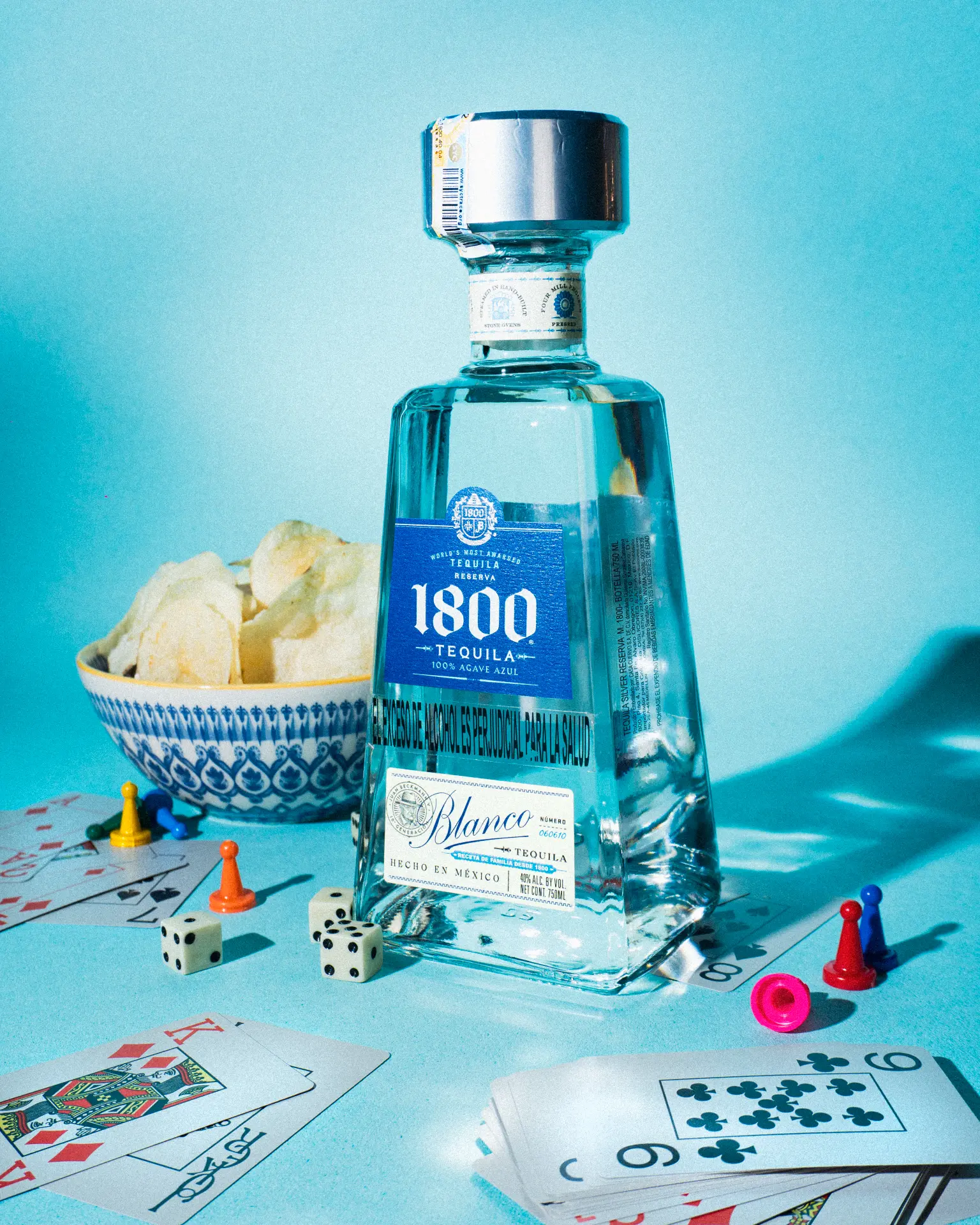 1800 — Blanco — Bodegón / cristalería