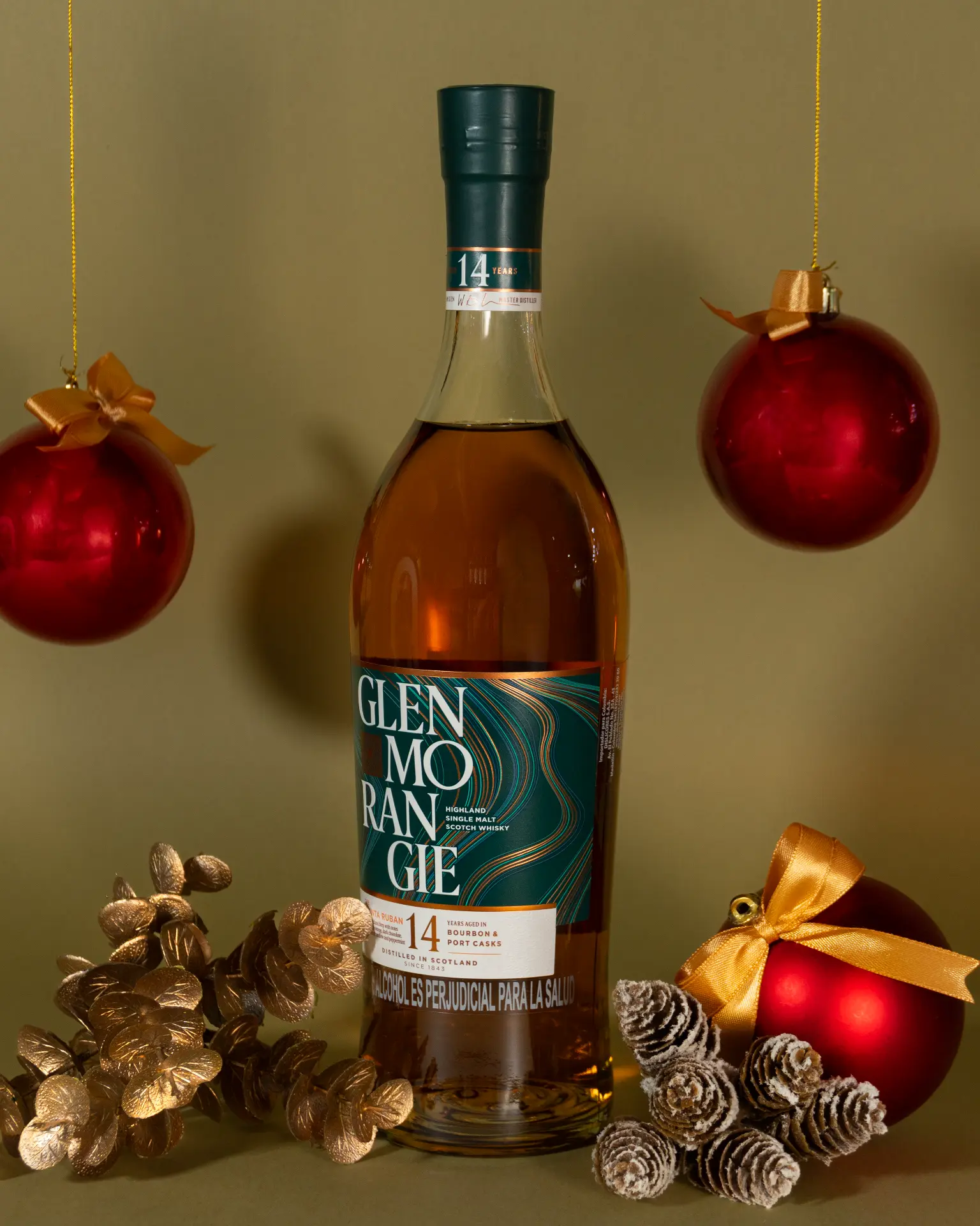 Tres Jotas — Glenmorangie 14 — Producto / bodegón festivo